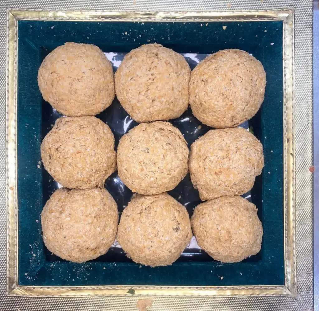 KAJU GHOND KE LADDU PER 1/2 KG