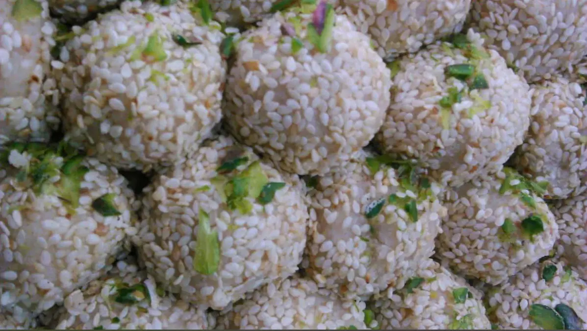 RAJGIRA SPECIAL KHASTA LADDU PER 1/2 KG 